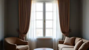 Jakie zasłony do szarych ścian i brązowych mebli